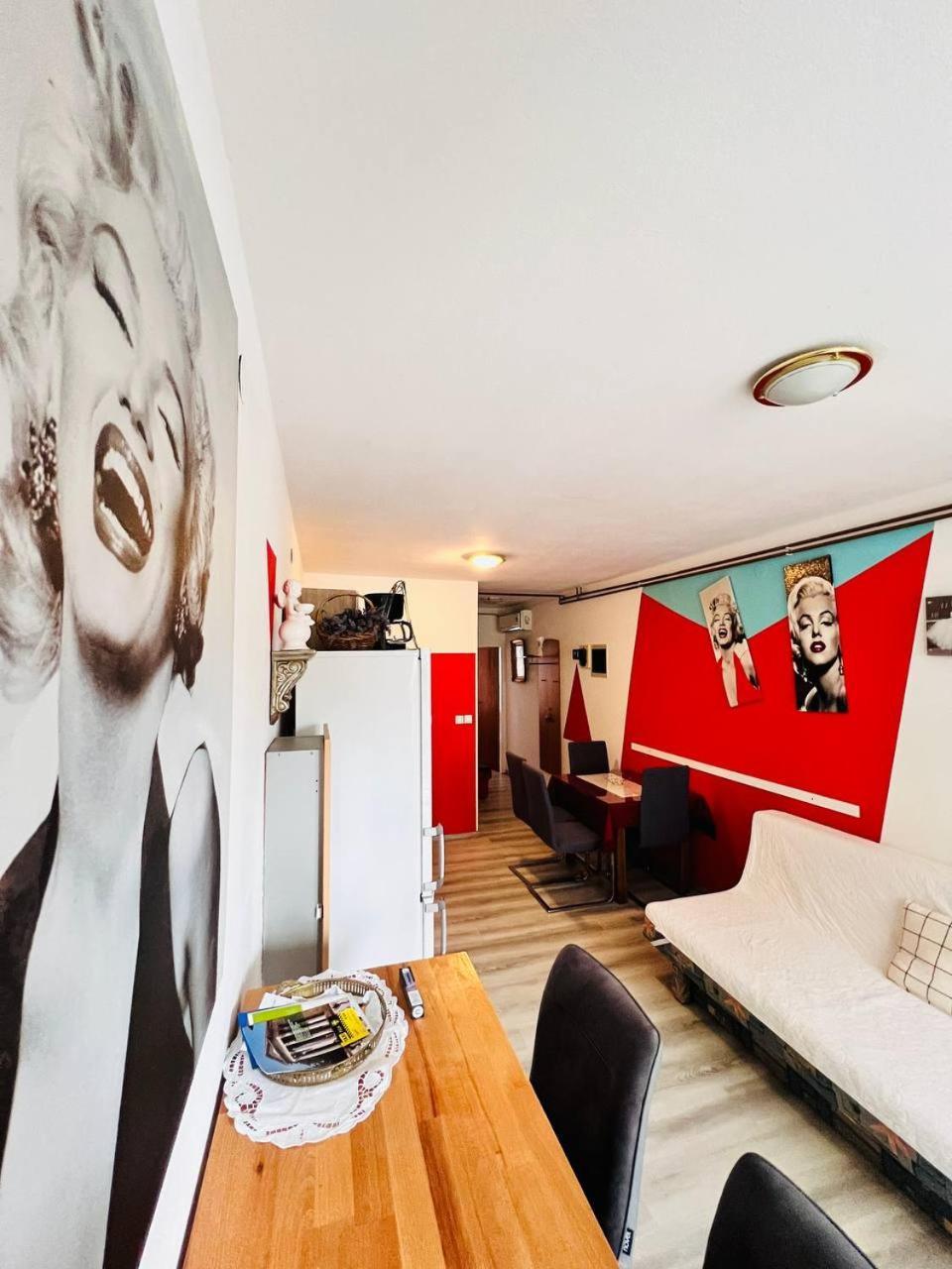 Apartman Mira *