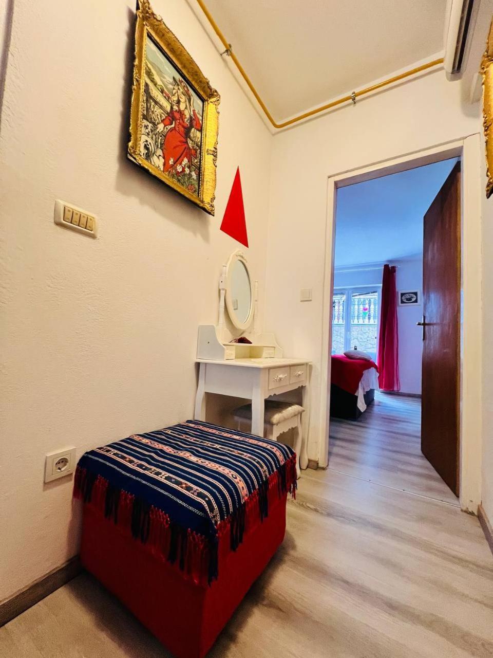 Mira Apartman